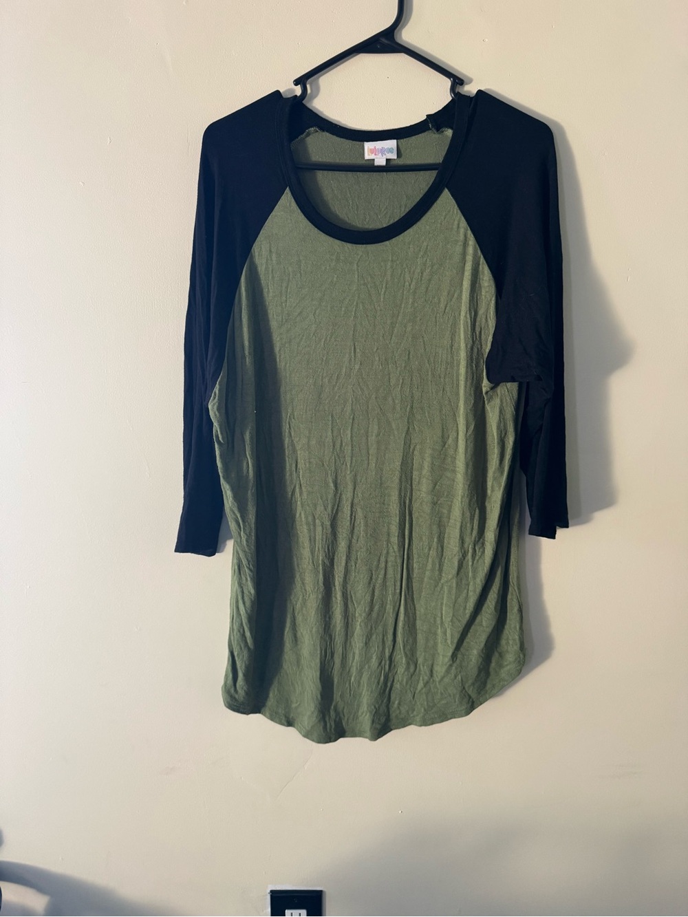 LuLaRoe Randy Raglan Baseball Tee Olive Green Black 3/4 Sleeve Women’s XL